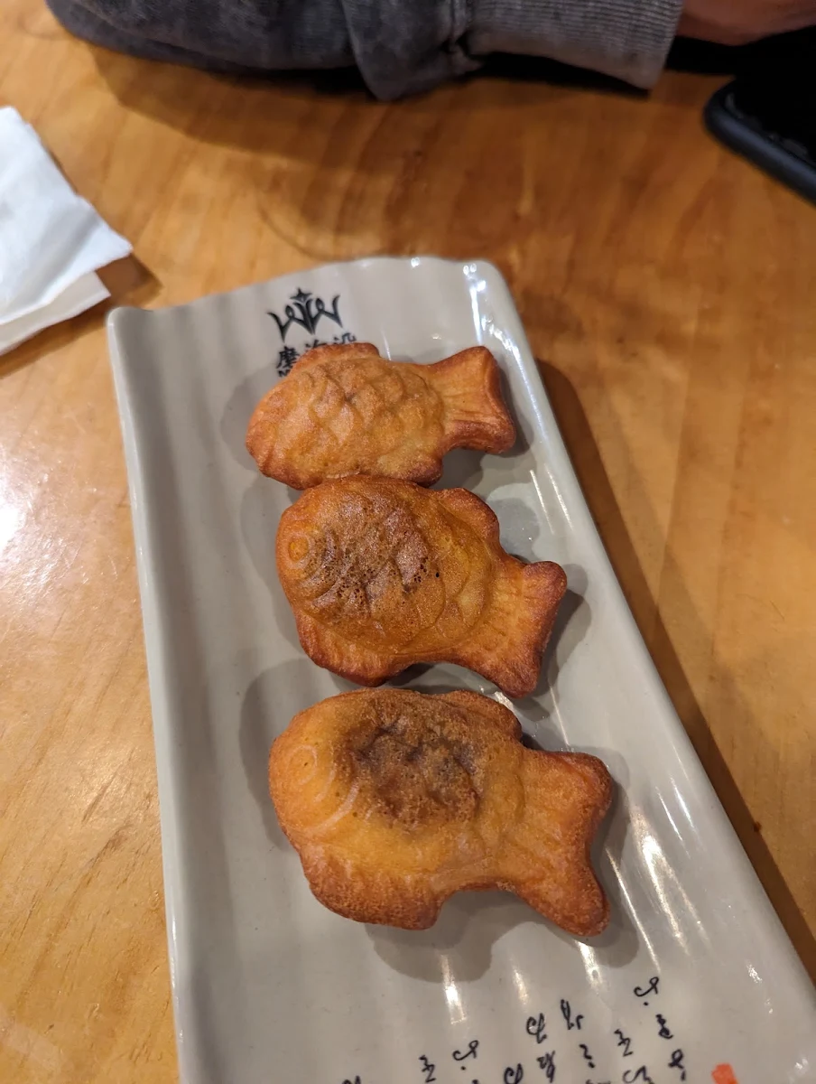 deep fried fish bun 炸紅豆小魚餅